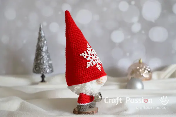 Christmas crochet gnome pattern