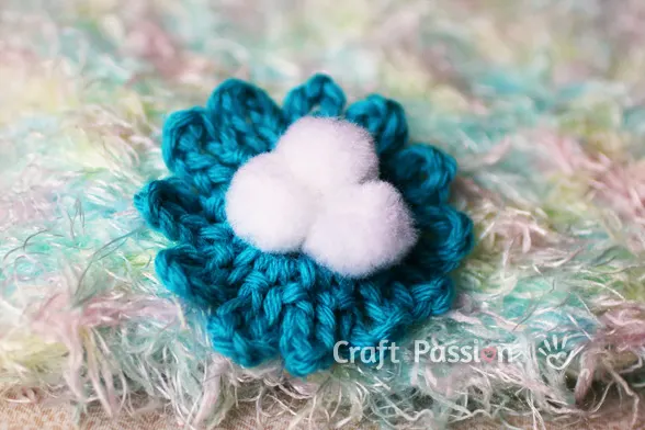 crochet easy flower brooch