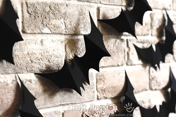 Bats flying wall decor is a quick & easy paper craft, it transforms your wall & home instantly for a spooky Halloween. Template and tutorial included.