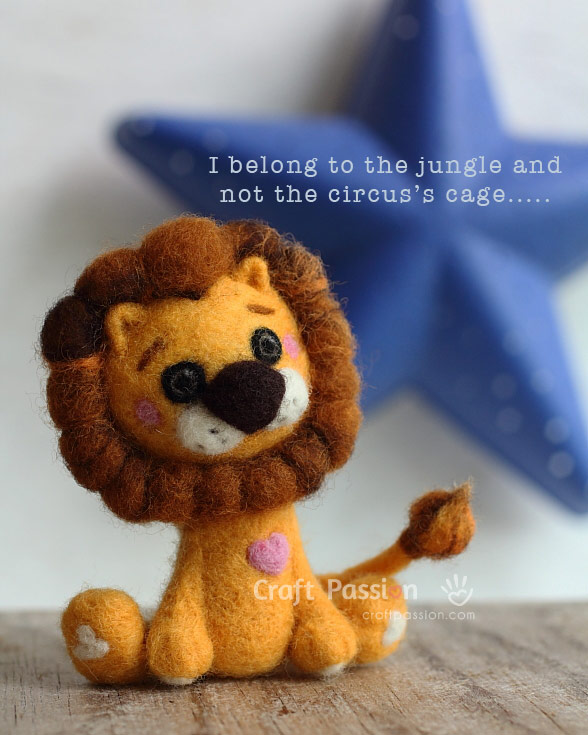 lion ornament Detailed tutorial to make needle felted lion, a beautiful needle felted animal. Easy to follow how-to instructions with step-by-step photos.