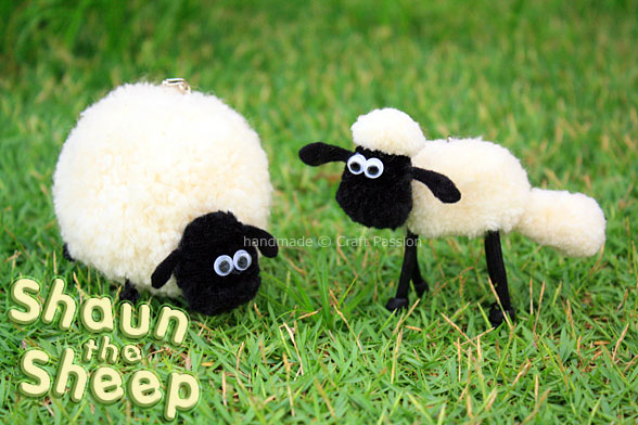 Create Pom Pom Sheep, inspired by Shaun The Sheep, using a pom-pom maker. You can also use the same method to make other sheep.