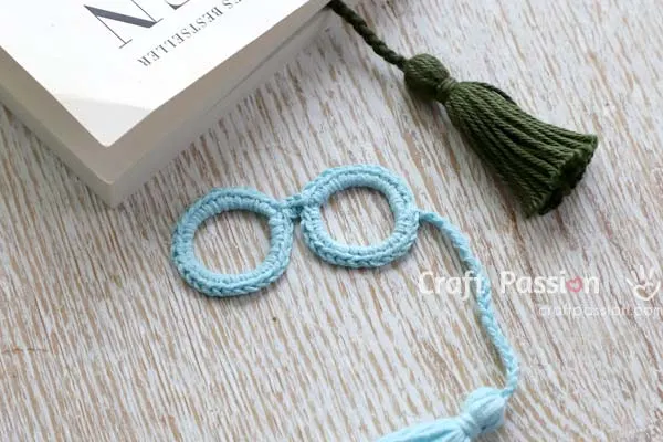 crochet eyeglasses applique
