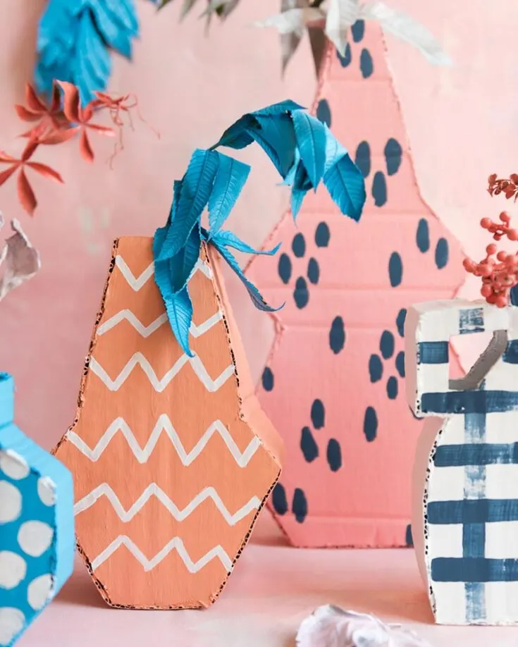 Craft your way to your mom's heart with this 2D cardboard vase that will surely leave her speechless. Did you know you could upcycle old cardboard into colorful and funky flower vases that will last a long time? It&rsquo;s a creative way to recycle, adding homemade joy to her floral arrangements.