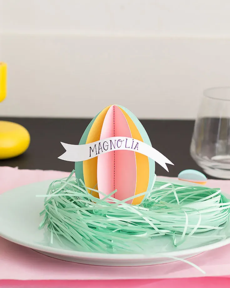 This easy Easter crafts idea cannot be missed. The design is perfect for adults wanting to craft something for the special occasion, and this unique crafting would enthrall your guests!&nbsp;