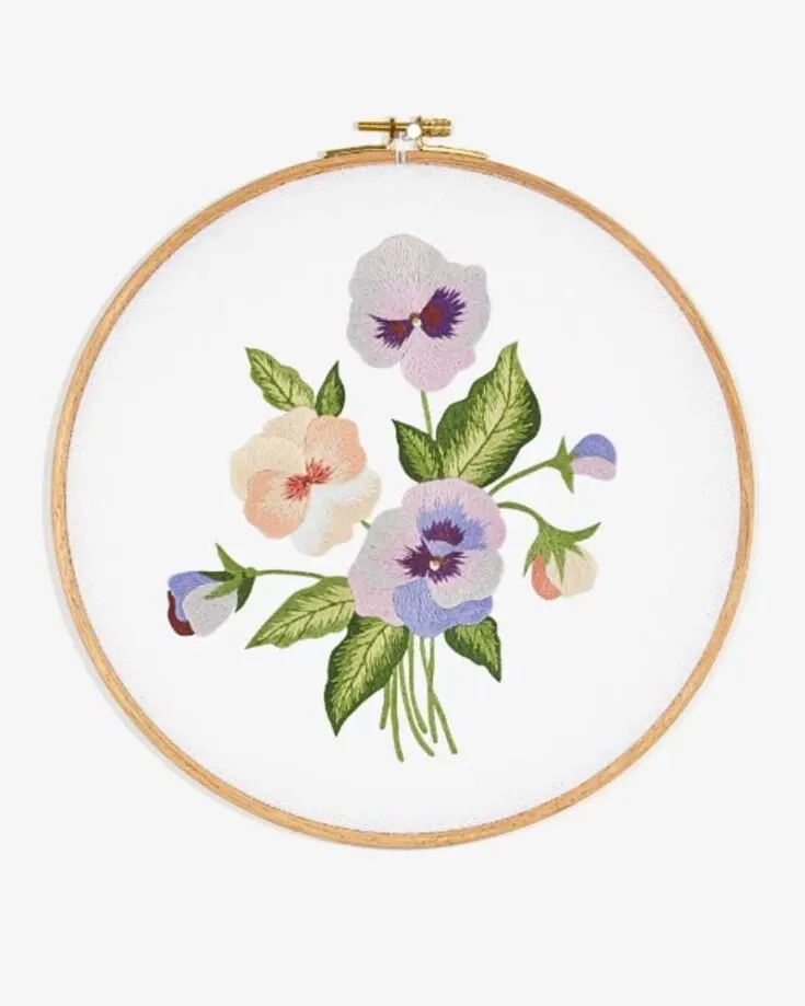 This bouquet of pansies is so well made. The pattern in itself looks so polished and velvety because of how detailed it is! With just a blend of complimentary colors on the petals is enough to make it look realistic. Skill Level: Intermediate