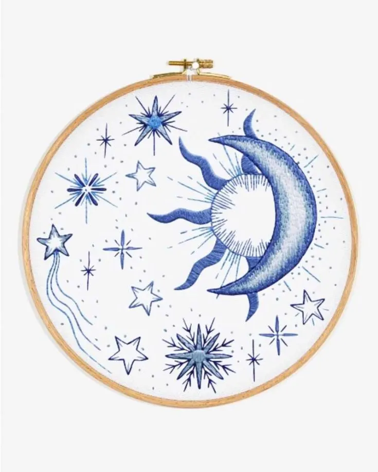 Here is an embroidery pattern that only requires five colored flosses to create this beautiful design. It reminds us so much of the movie &ldquo;Tangled&rdquo;. This is perfect as your home decor or as a gift to your friends. Skill Level: Intermediate