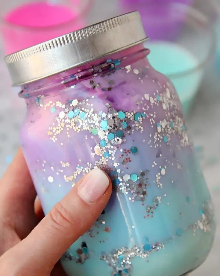 Learn how to make a starry night for your kids. They can admire this at their tableside as they fall asleep making it the perfect craft. It is suitable for kids, pre-teens, and adults who love a blend of colors!
