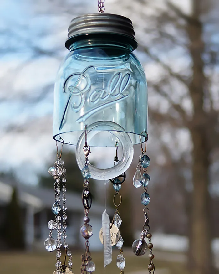 Try this DIY craft which is cheap and easy. Use any colored jar with some pretty crystals or any minerals you want to decorate your jar with. The next step is easy, just follow along the tutorial and hear the clinks and clatters!