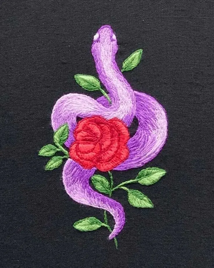 Challenge yourself with this mystical rose snake pattern. It&rsquo;s not your conventional snake design because this specific one has a blend of colors in it. It would look very cute on a T-shirt. Skill Level: Intermediate