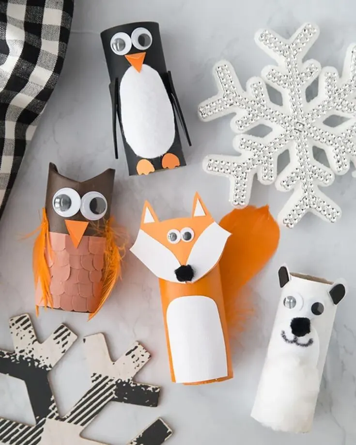 Get creative with your paper roll crafts and create a Winter Wonderland by making this adorable little cardboard tube penguin. While you are at it, you can also learn to make other winter-themed animals to complete the whole squad.