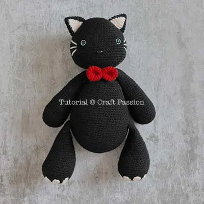 crochet black cat