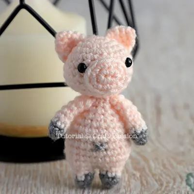 crochet piglet amigurumi pattern