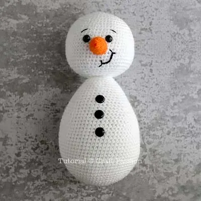 crochet snowman
