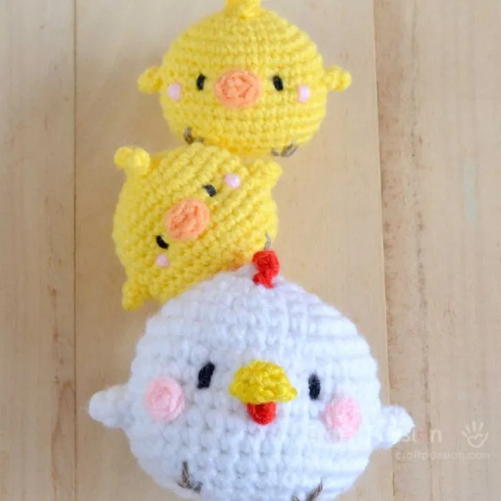 crochet hen & chicks amigurumi