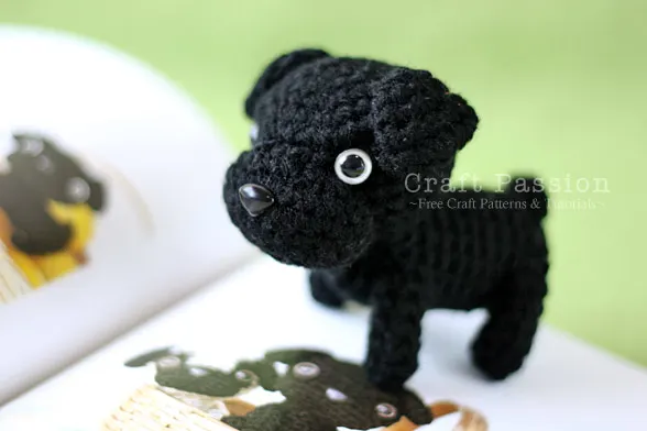 crochet pug amigurumi