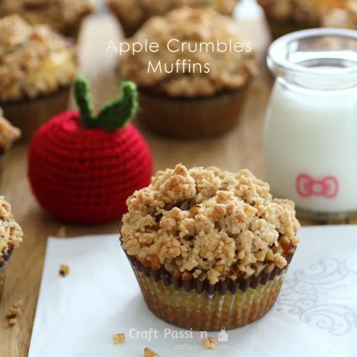 An easy yet delicious Apple Crumble Recipe in muffins size modified with a twist of cinnamon and pecans from an old apple crumble cake recipe.
