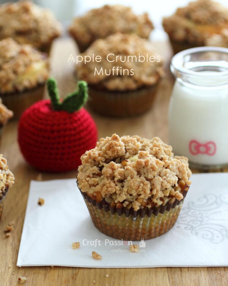 An easy yet delicious Apple Crumble Recipe in muffins size modified with a twist of cinnamon and pecans from an old apple crumble cake recipe.