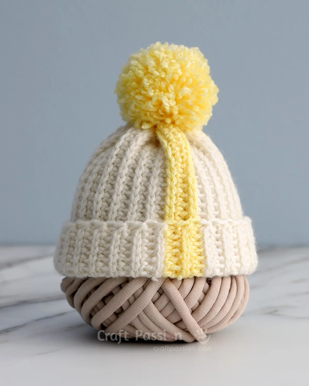 crochet a cute beanie hat for newborn is the perfect gift to welcome the new comer. Get the free crochet pattern and tutorial to begin the warm handmade gift.