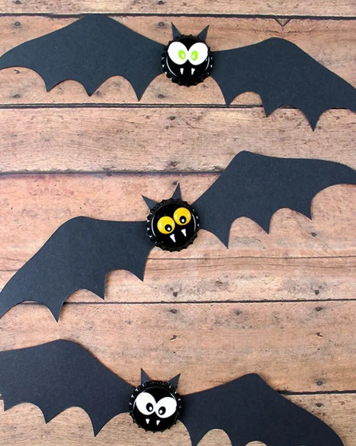 Here are some more Halloween crafts for kids! What we love about this is its simplicity! You can find bottle caps almost anywhere! Turn them into a cute decoration and put them anywhere, whether it's your fridge or countertop.