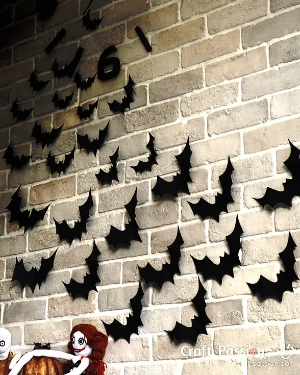 Bats flying wall decor is a quick & easy paper craft, it transforms your wall & home instantly for a spooky Halloween. Template and tutorial included.