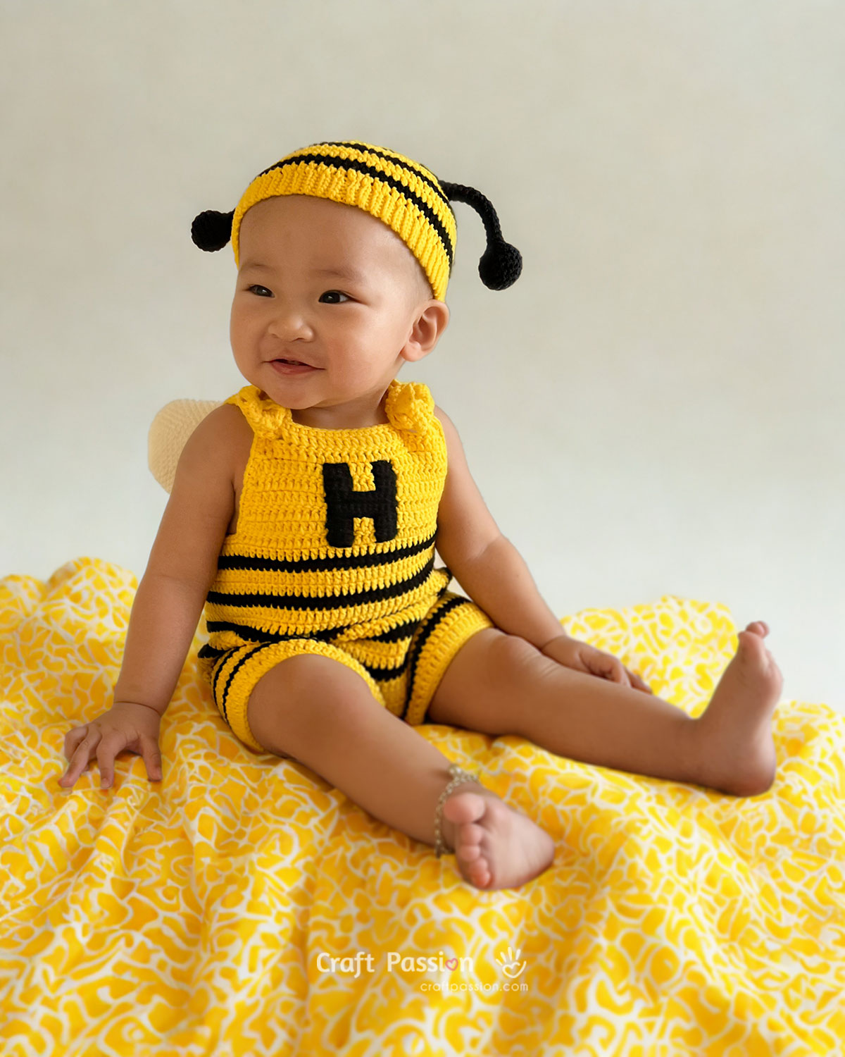 bee costume crochet pattern Free crochet bee costume for babies! Includes matching romper, hat & wings with photo tutorials. Fun, beginner-friendly project perfect for gifts & photos!