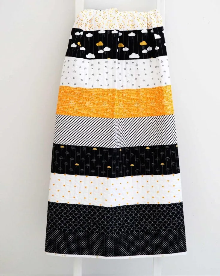 This black and white baby quilt pattern is so versatile and can be swapped to different fabric colors to match the style of your newborn baby! On top of that, though the pattern is free, you can purchase the complete kit that comes in different colors, like pink and baby blue. The finished size is 50&rdquo; x 50&rdquo;.