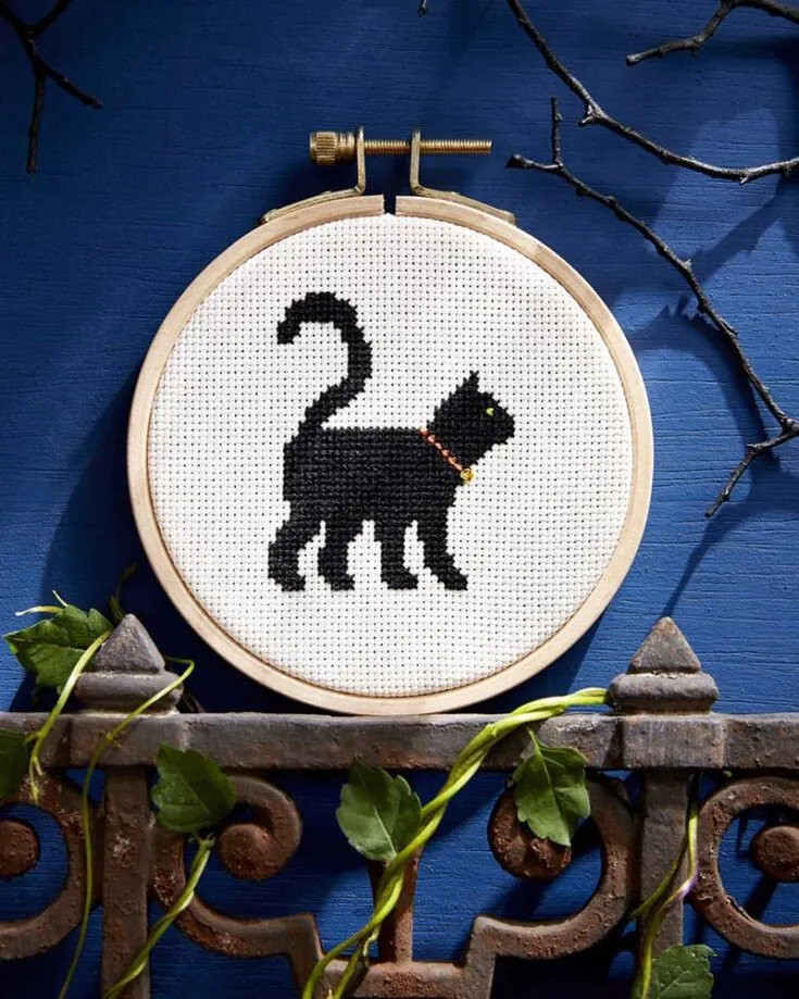 black cat free cross stitch pattern