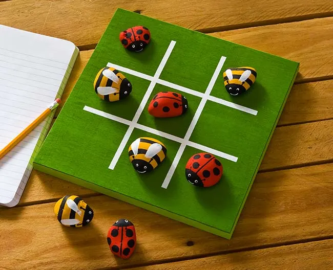 how to make painted bugs tic-tac-toe rocks
