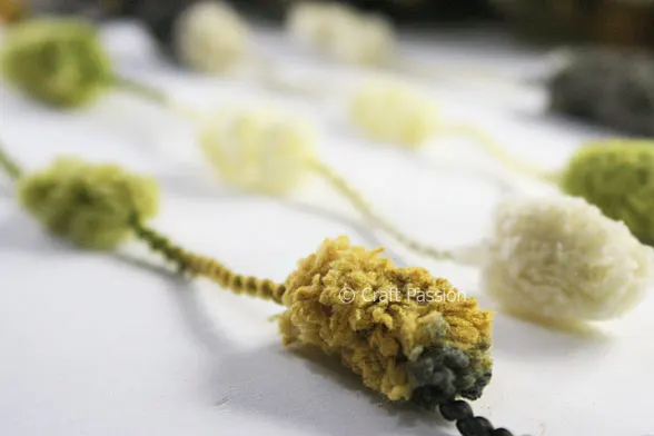 pom pom yarn
