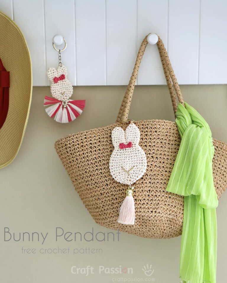 Free Bunny Crochet Keychain Pattern to make a set of classy Mommy-Daughter flat bunny keychain. This is a perfect handmade gift idea that looks expensive that doesn't break your pocket.