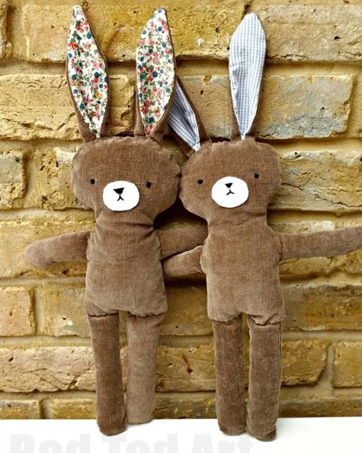 Take a look at this bunny doll that is a fun adaptation of a ragdoll with a bunny head! Due to its ragdoll nature, you can even dress your bunny up in ragdoll clothes that you can sew yourself, so you can customize it even further. Made with corduroy and patterned fabric for the ears, this is a perfect cuddly companion for anyone.