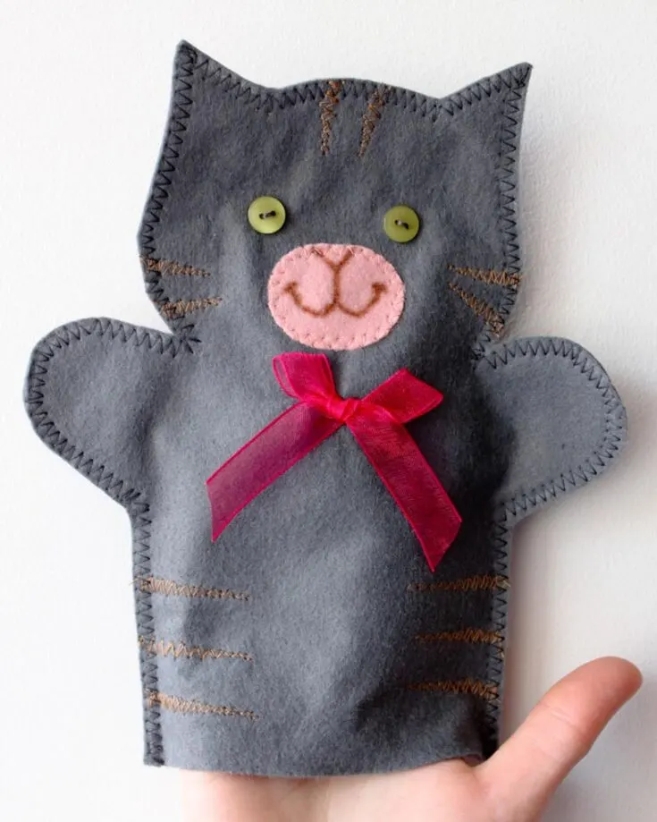 Make a cute little kitty cat puppet by following this simple tutorial! Though it requires some sewing, you can swap it out for glue instead. It's easy to make, and your kids will absolutely adore it.