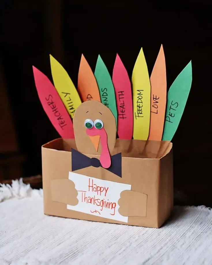 Starting strong with this turkey craft that uses a cereal box! Learn how to make this craft in the tutorial below to transform your morning routine into a feathery friend! Moreover, it is an excellent lesson on recycling.