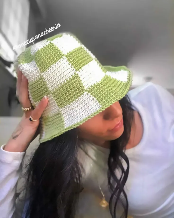 Here is another design we fell utterly in love with when we set our eyes on. Look at how cute this crochet pattern is. It is a definite must-have in your wardrobe as a fashion statement to wear casually with friends.&nbsp;
