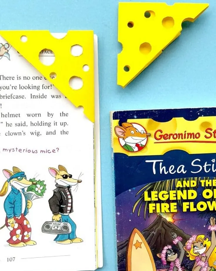 Are you hooked on some cheesy storyline? This tutorial may be for you! You can create this vibrant little bookmark with just paper, scissors, and a hole punch that'll lighten up your mood.