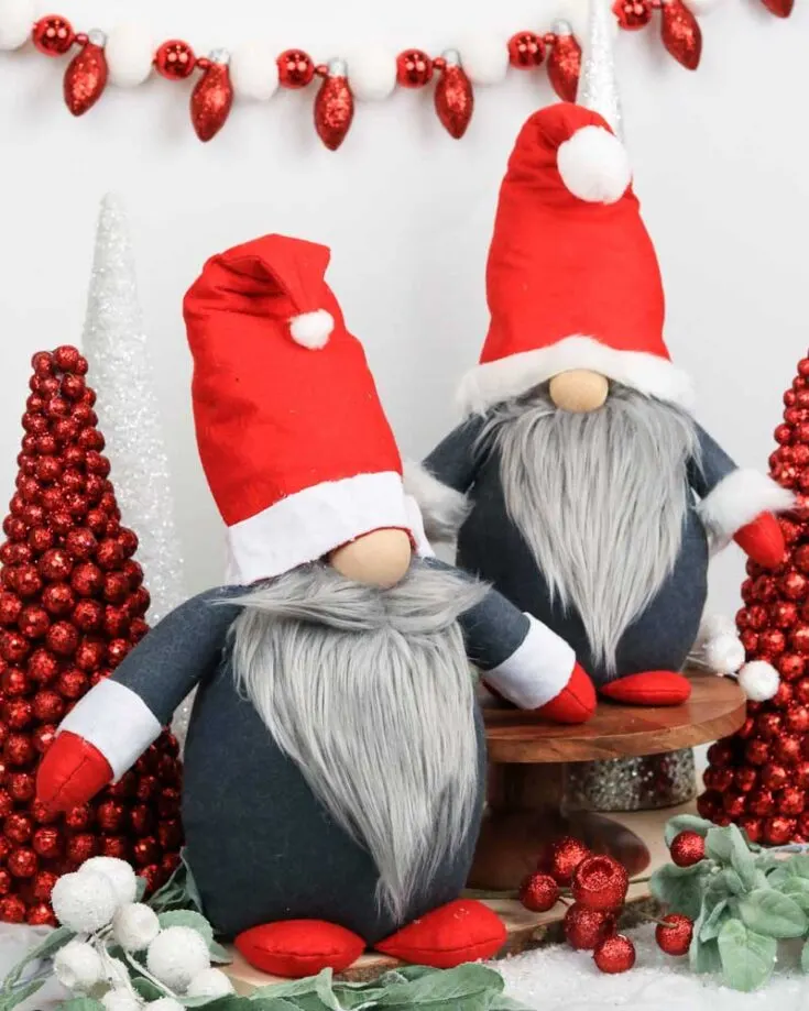 Get into the holiday spirit with DIY Christmas gnomes adorned with Santa hats! Follow the free patterns for small or large gnomes to create your own little holiday magic.