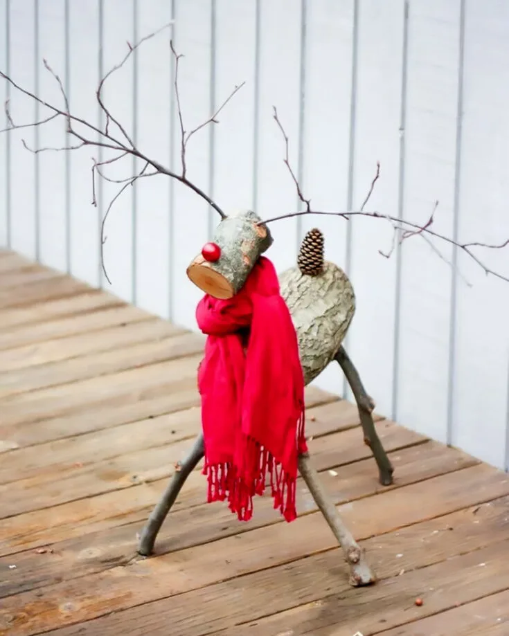 Time for some outdoor crafts! These crafts will definitely withstand the cold winter weather. With its strong lumber body and firm legs. Make this Christmas Reindeer!