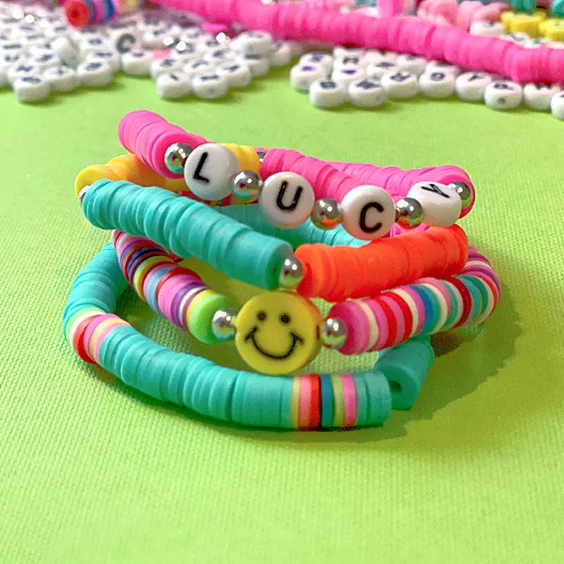 Learn to make different variations of clay bead bracelet ideas with this tutorial! It's a quick and fast-paced project, and it's ideal to make with your little ones!