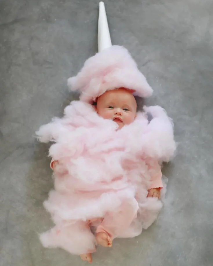 Doesn't this cotton candy costume look so cute? Whether you want to dress your baby girl or boy in this costume, choose their favorite colors and DIY it with this tutorial!