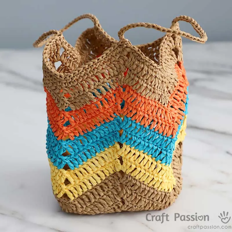 crochet bag before blocking raffia bucket bag