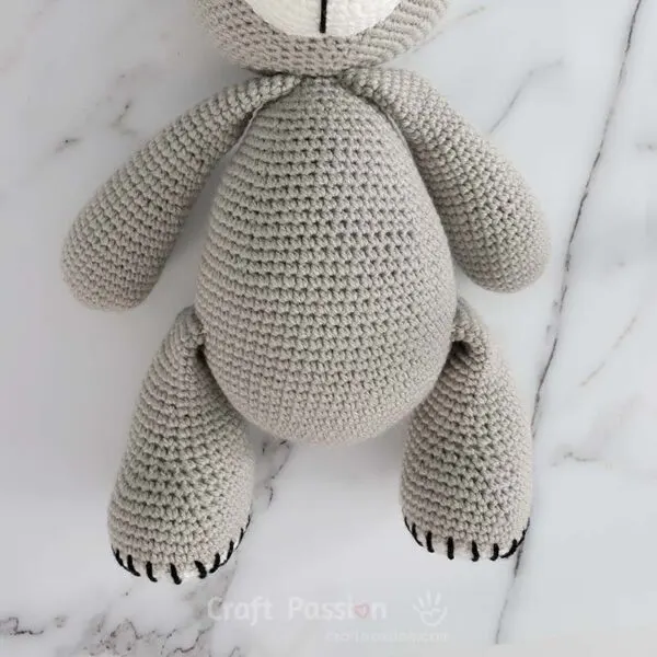 how to attach the legs to the amigurumi bear