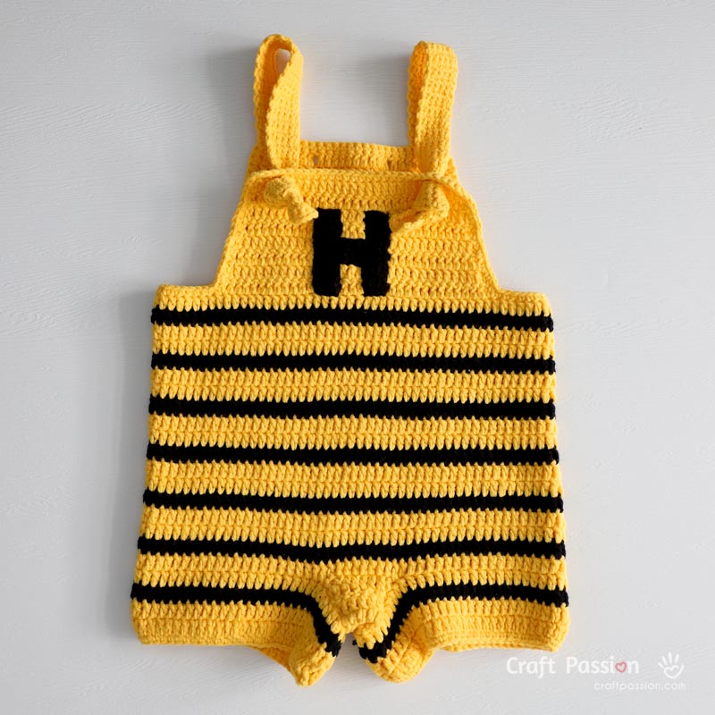 crochet bee romper Adorable bee romper crochet pattern for babies! Free crochet pattern with photo tutorial. Part of the bee costume set with matching hat and wings.