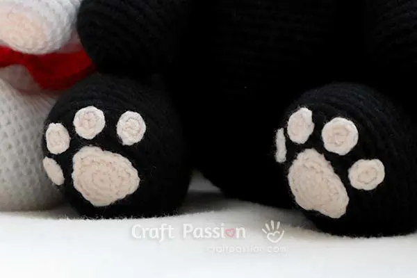 crochet cat paws