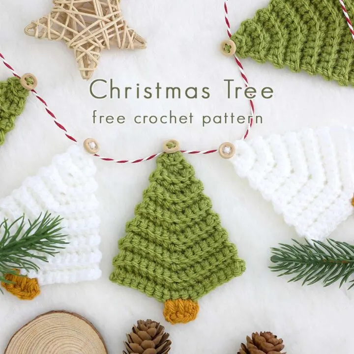 Free crochet Christmas tree pattern: quick & easy! Perfect for garlands, gift tags, or ornaments. Add a handmade touch to your holiday decor.
