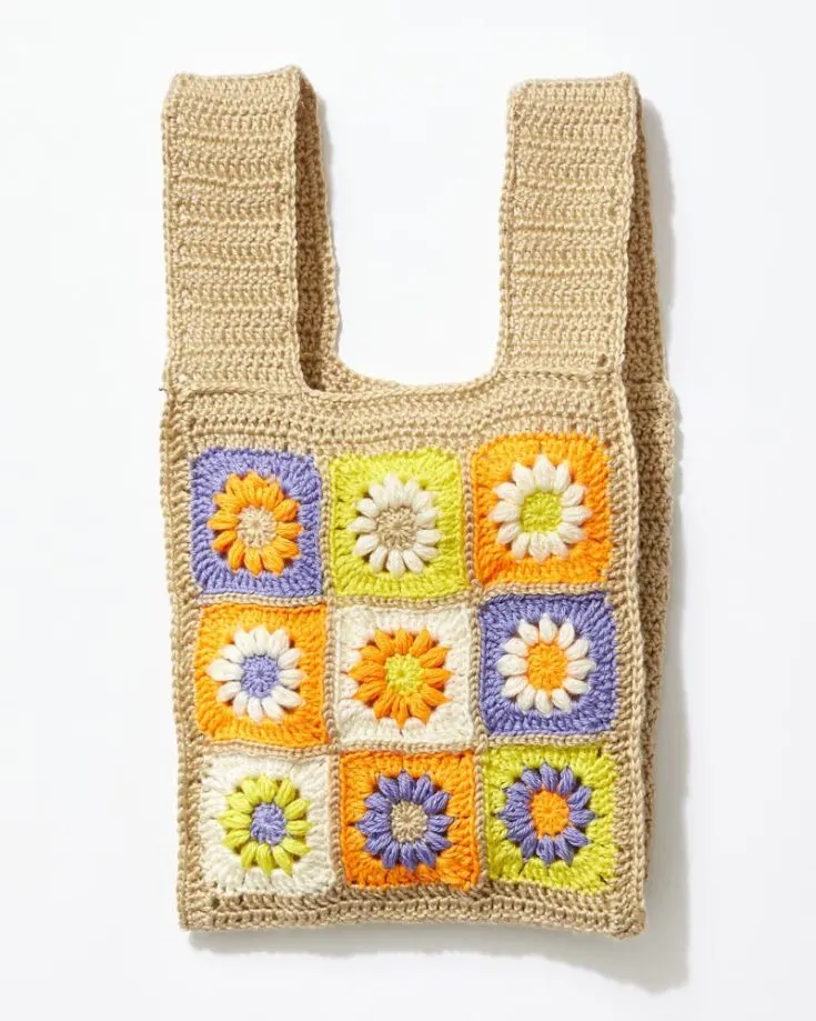 Instead of crafting, try crocheting! This awesome daisy square bag may look intimidating at first, but with the completed step-by-step guide, you can crochet this simple tote bag that is such a lovely gift to Mom within a couple of hours. Since she runs errands a lot, make her adventures more practical with this tote bag.