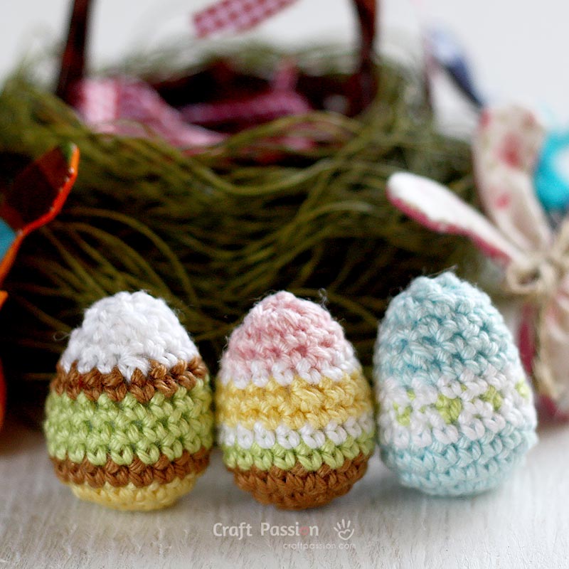 crochet mini egg pattern Free crochet egg pattern to make mini Egg Amigurumi. A quick and easy Easter home decor craft using leftover yarn from previous projects.