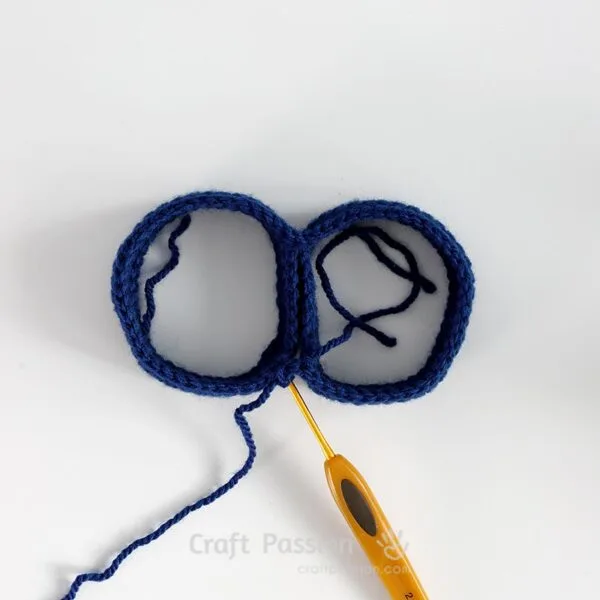 Set sail with our free sailor costume crochet pattern for amigurumi, perfect for adding a touch of nautical charm to your crochet animal collection!