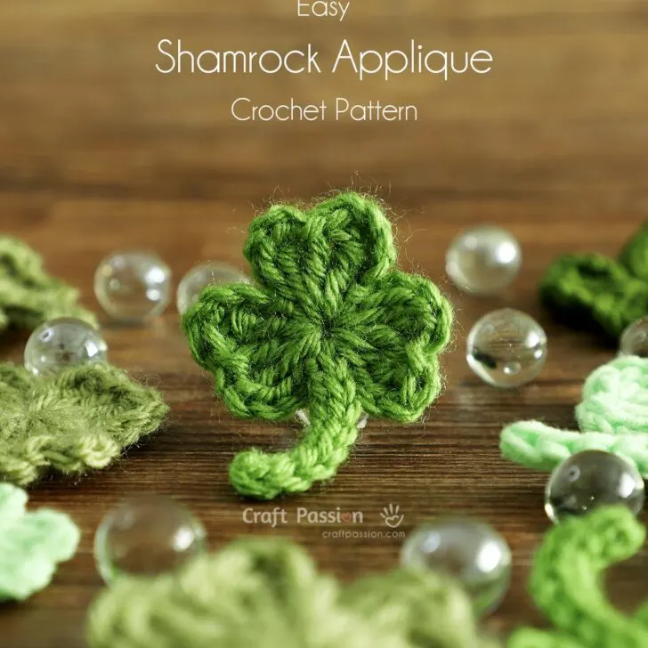 This quick & easy crochet shamrock is perfect for St. Patrick’s Day! It’s beginner-friendly, takes 3-5 mins, and can be modified into a 4-leaf clover!