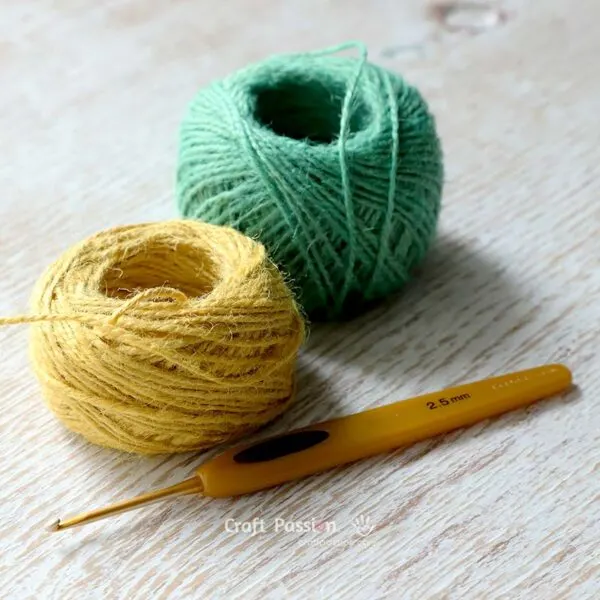 yarn colors to crochet shamrock coaster