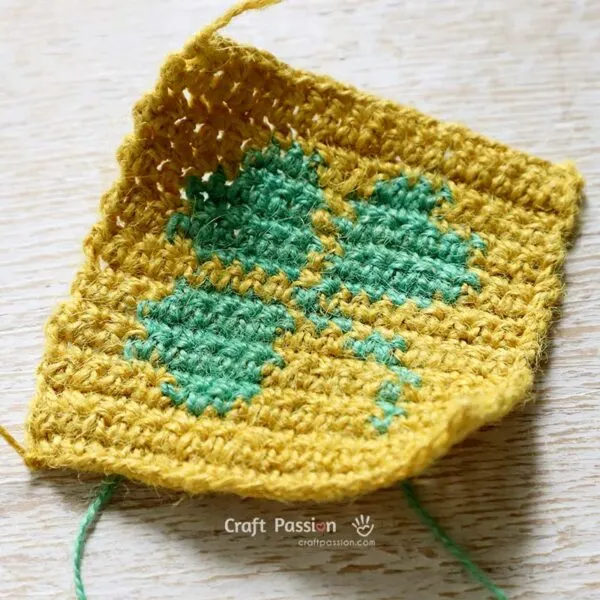 weave in loose yarn ends and tidy up the coaster